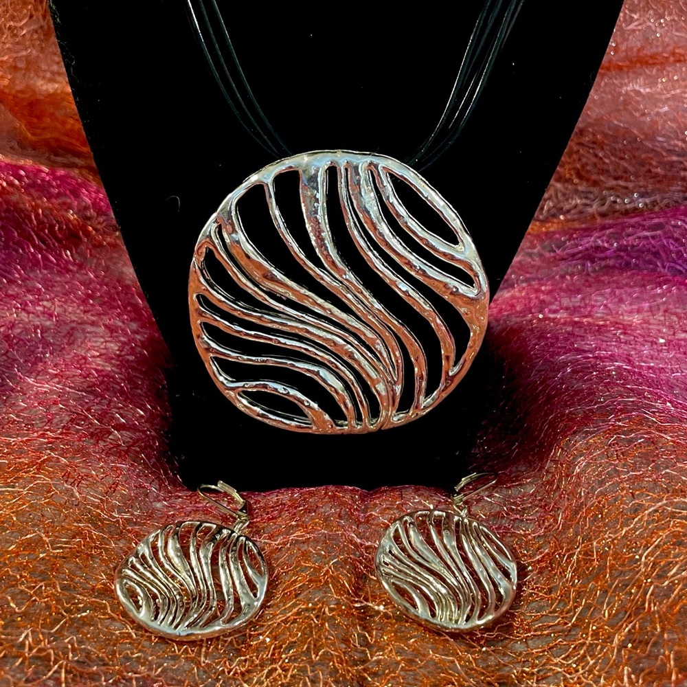 Silver And Black Leather Earrings and Necklace Set